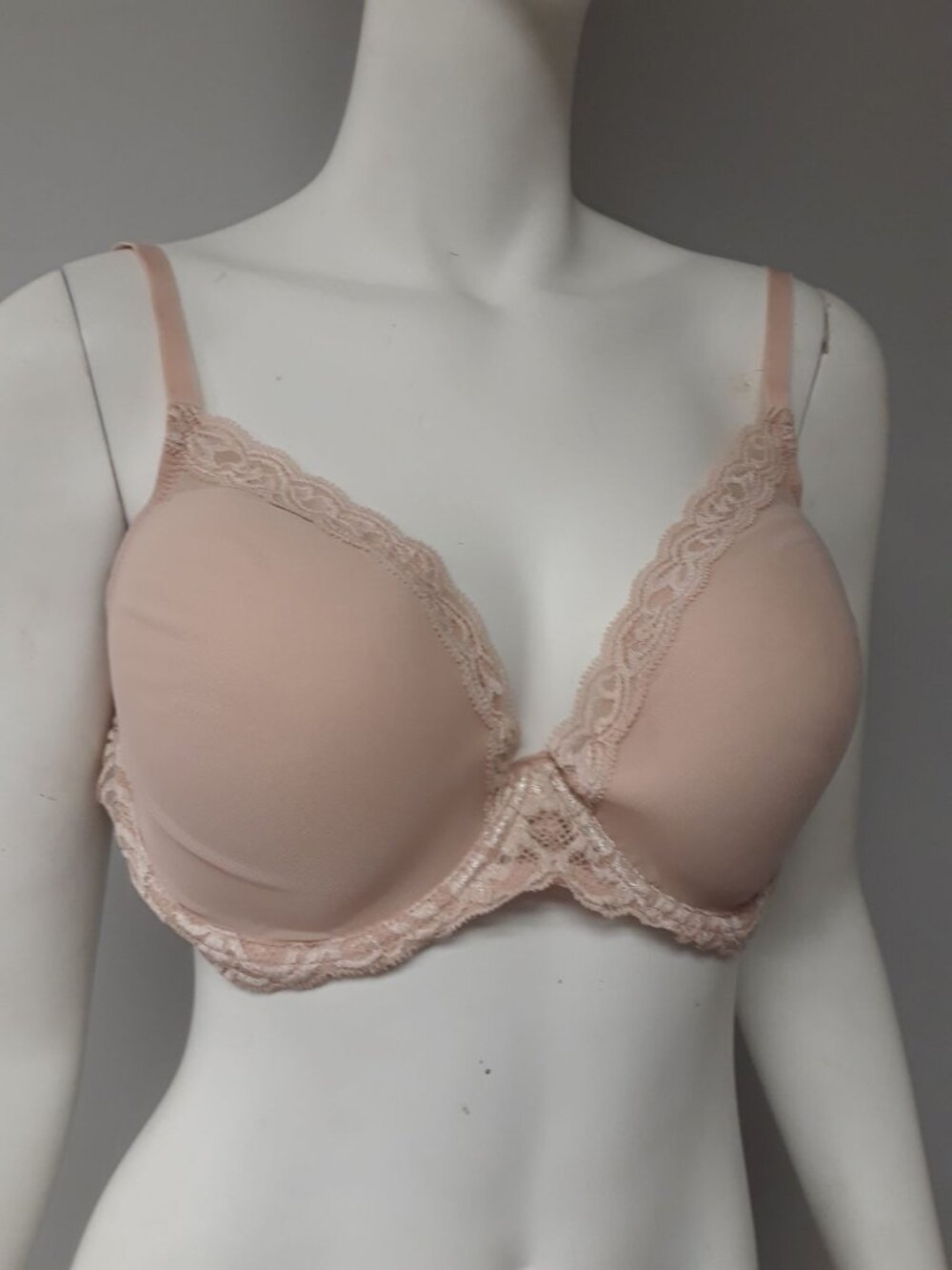 Natori Feather Bra Pink Size 34 DD NEW WITHOUT TAGS!